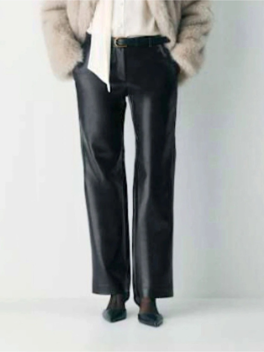 Aritzia Wilfred Dare Pants Faux Leather Straight Leg Pants Black Size 4 NWT